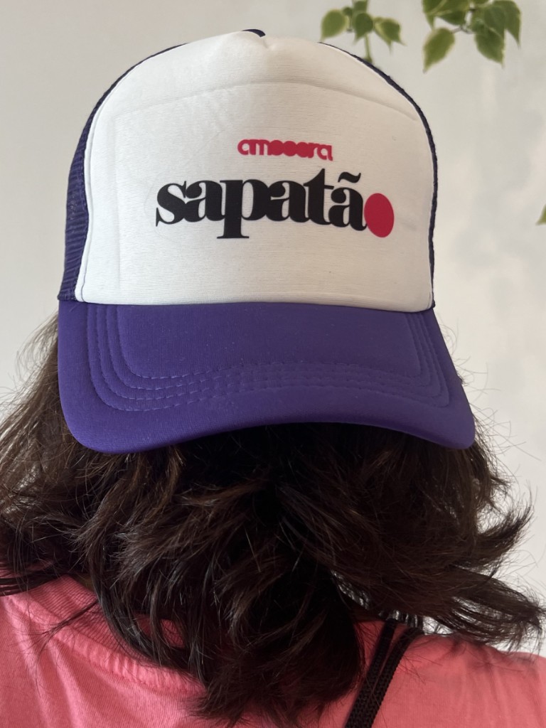 Sapatão — Boné Trucker Roxo