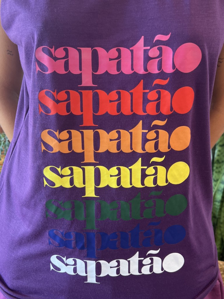 Sapatão — Camiseta Arco-íris